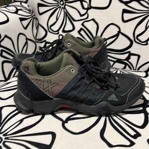 Like New Adidas Traxion AX2 Hiking Tennis Shoe Sneaker Army Green Black 8 1/2 US